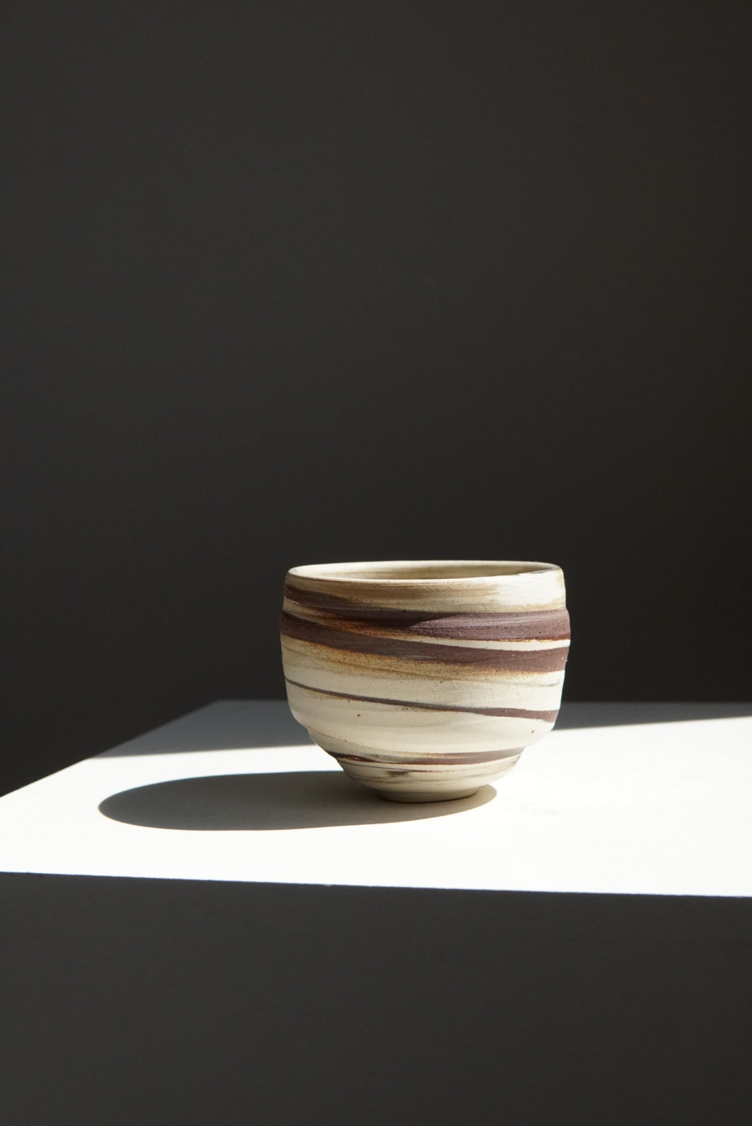 Brown white swirl cappuccino small foot mug (2 pieces)