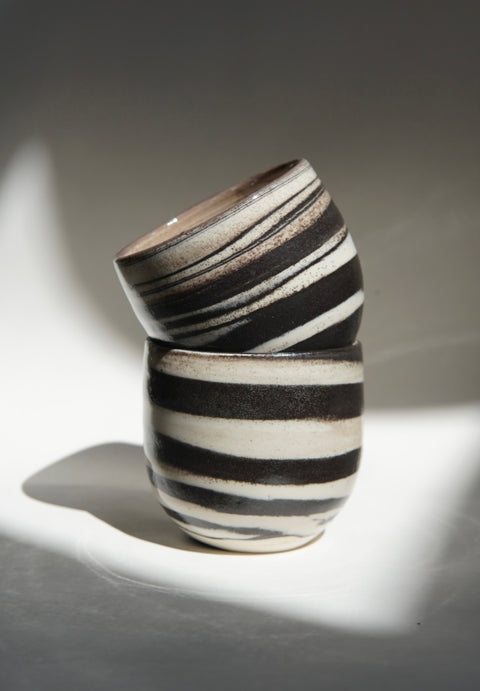 Swirl stoneware black white coffee cups GLAZED (2 pieces)
