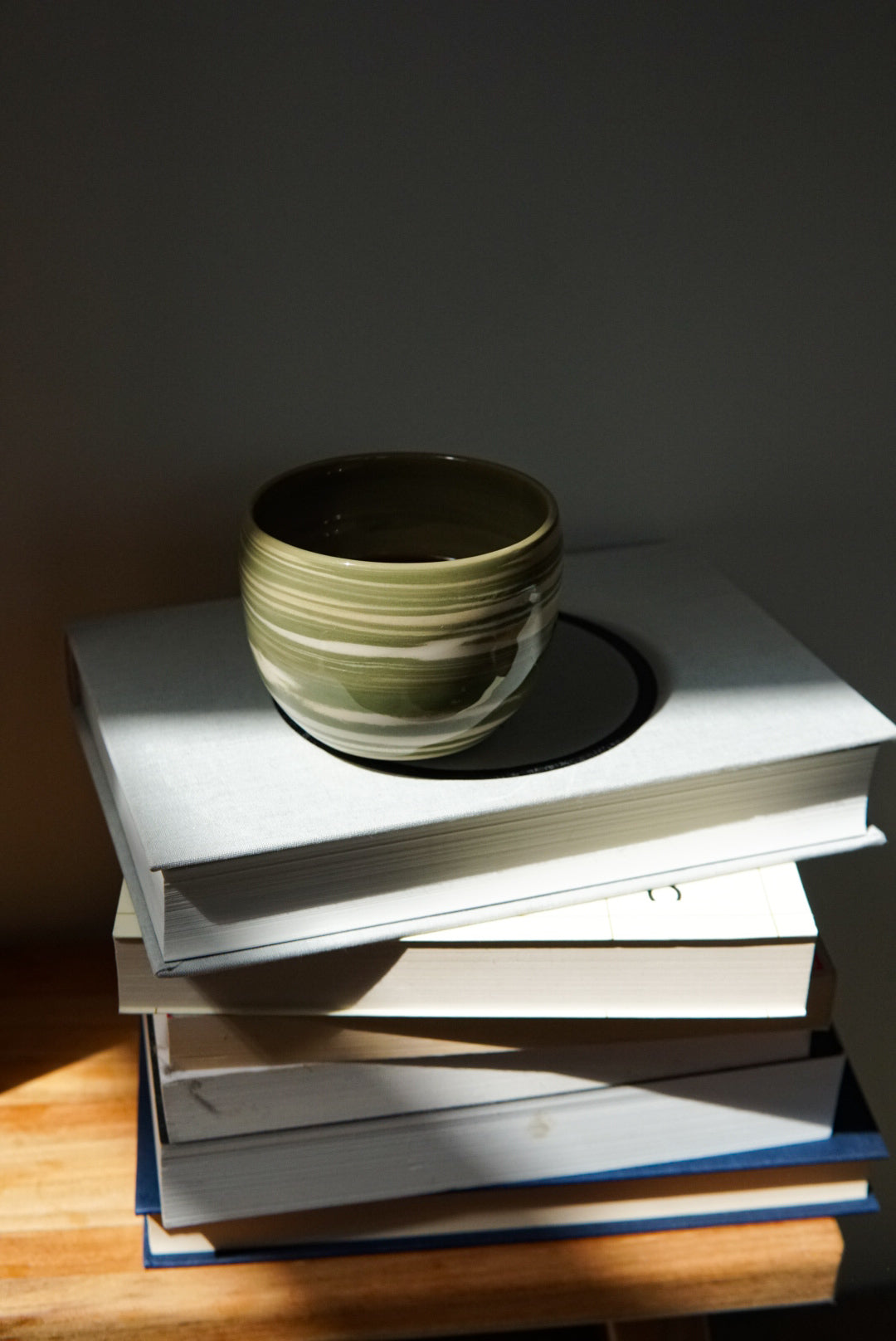Swirl earthenware green white cappuccino cups (2 pieces)