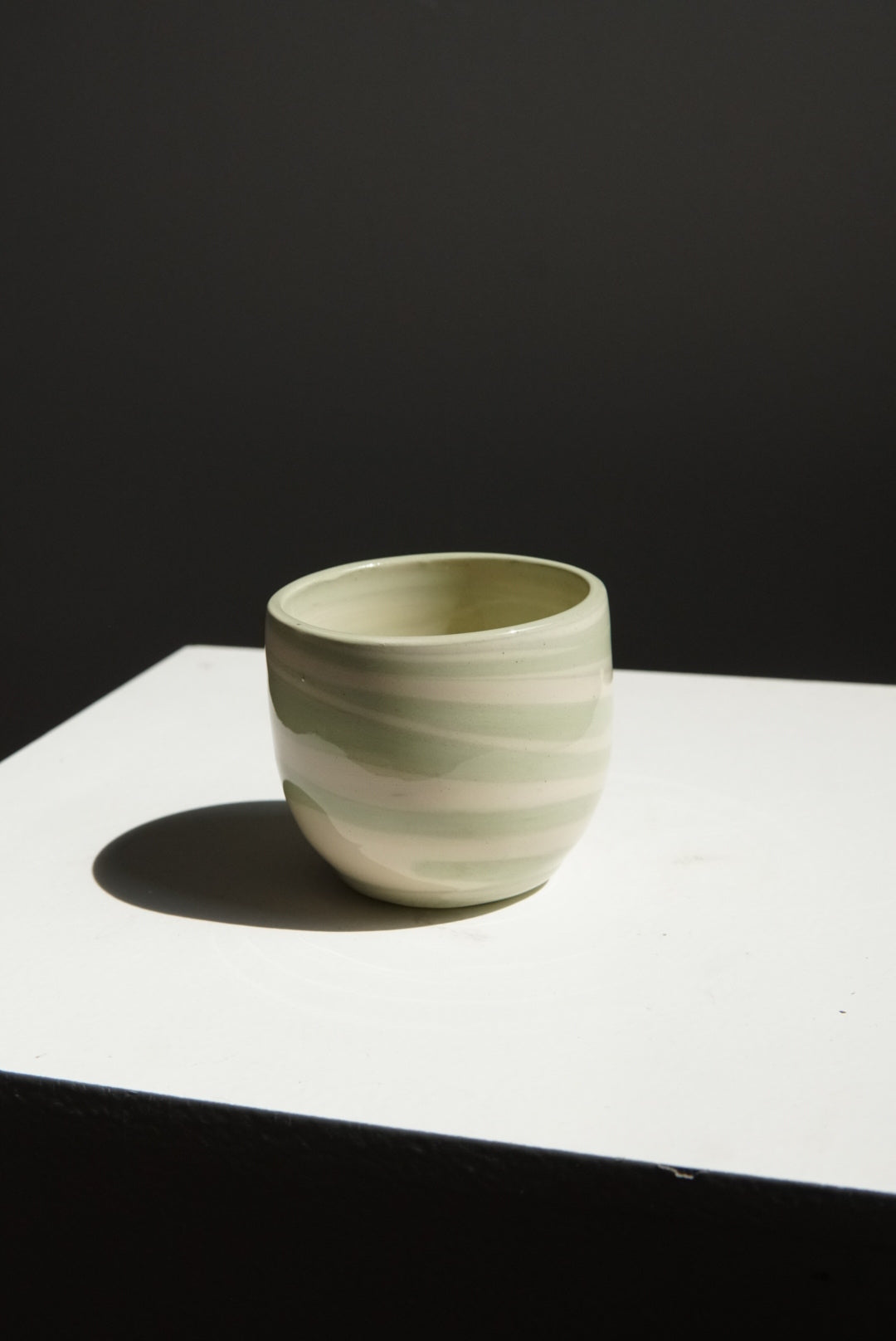 Swirl earthenware soft green white cappuccino cups (2 pieces)