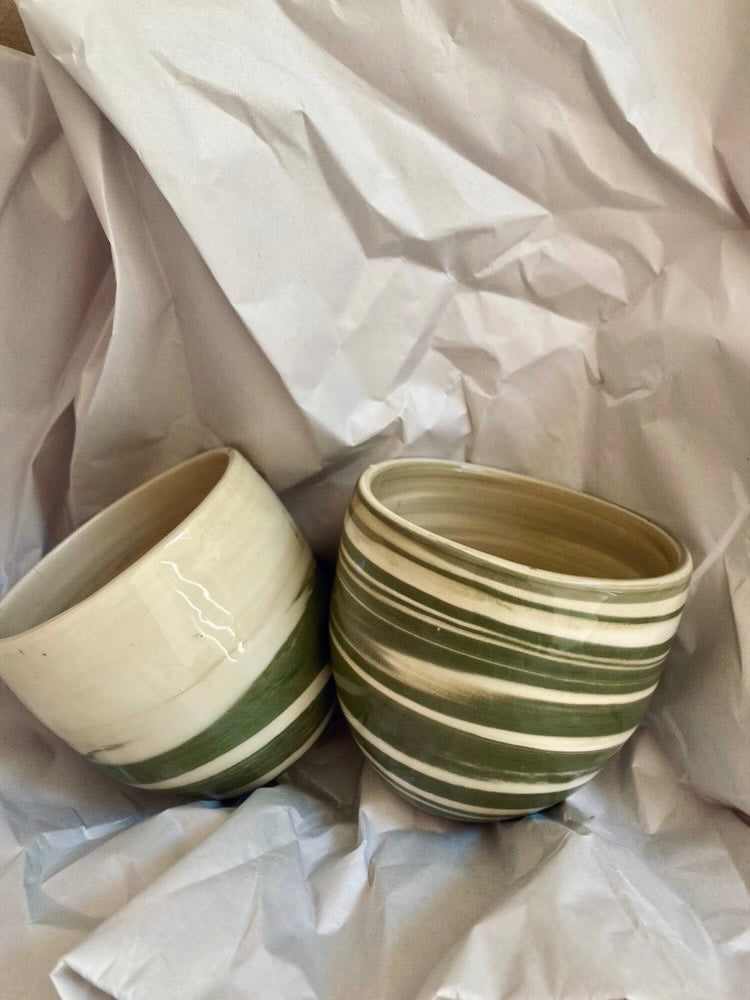 Swirl earthenware green white cappuccino cups (2 pieces)