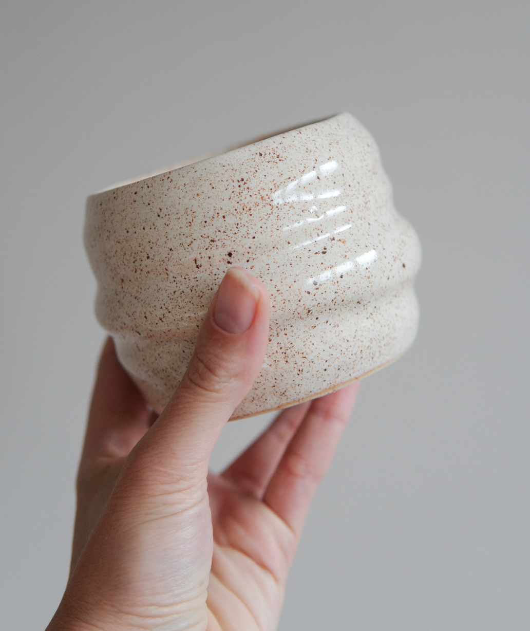 Swirl Wobble Mug Cream (1 piece)