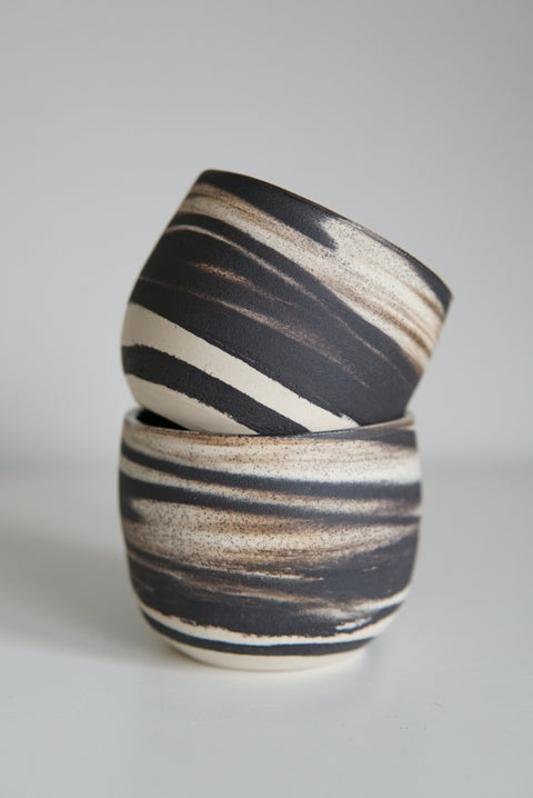 Swirl Stoneware Black White coffee cups (2 pieces)