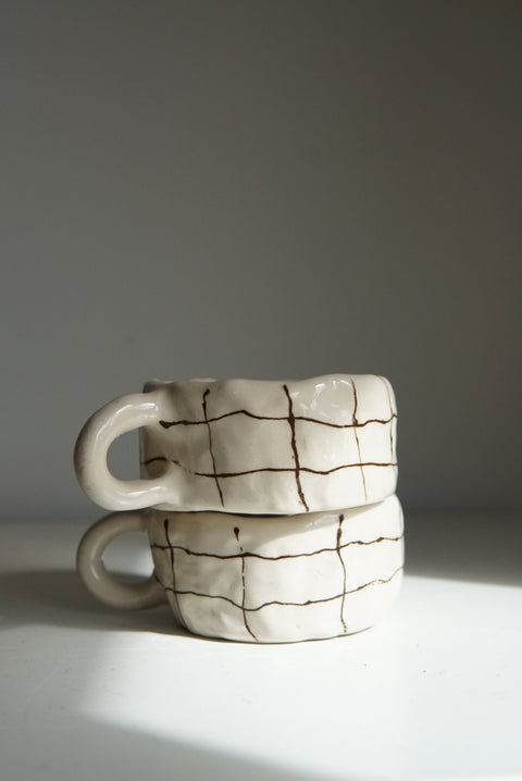 Checkered imperfect mugs (2 pieces)