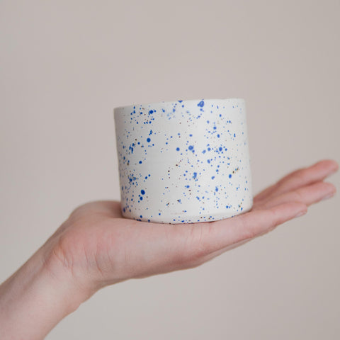 spikkel mok blauw handgemaakt keramiek atelier van schaijck