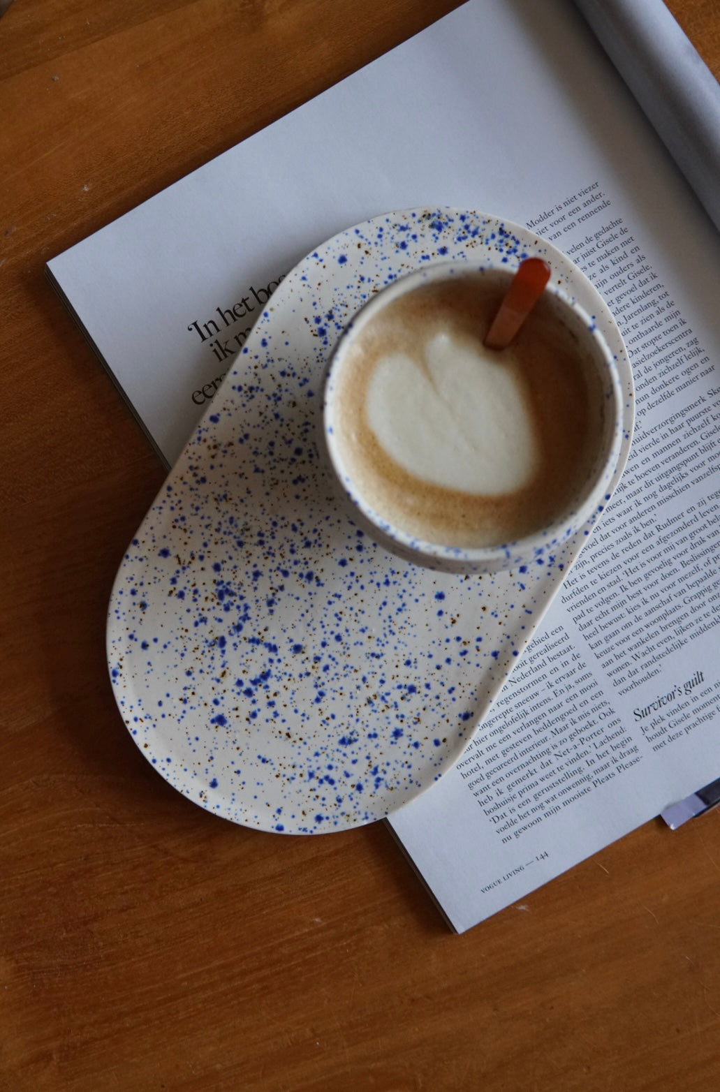 SECONDS Speckled platter blue white