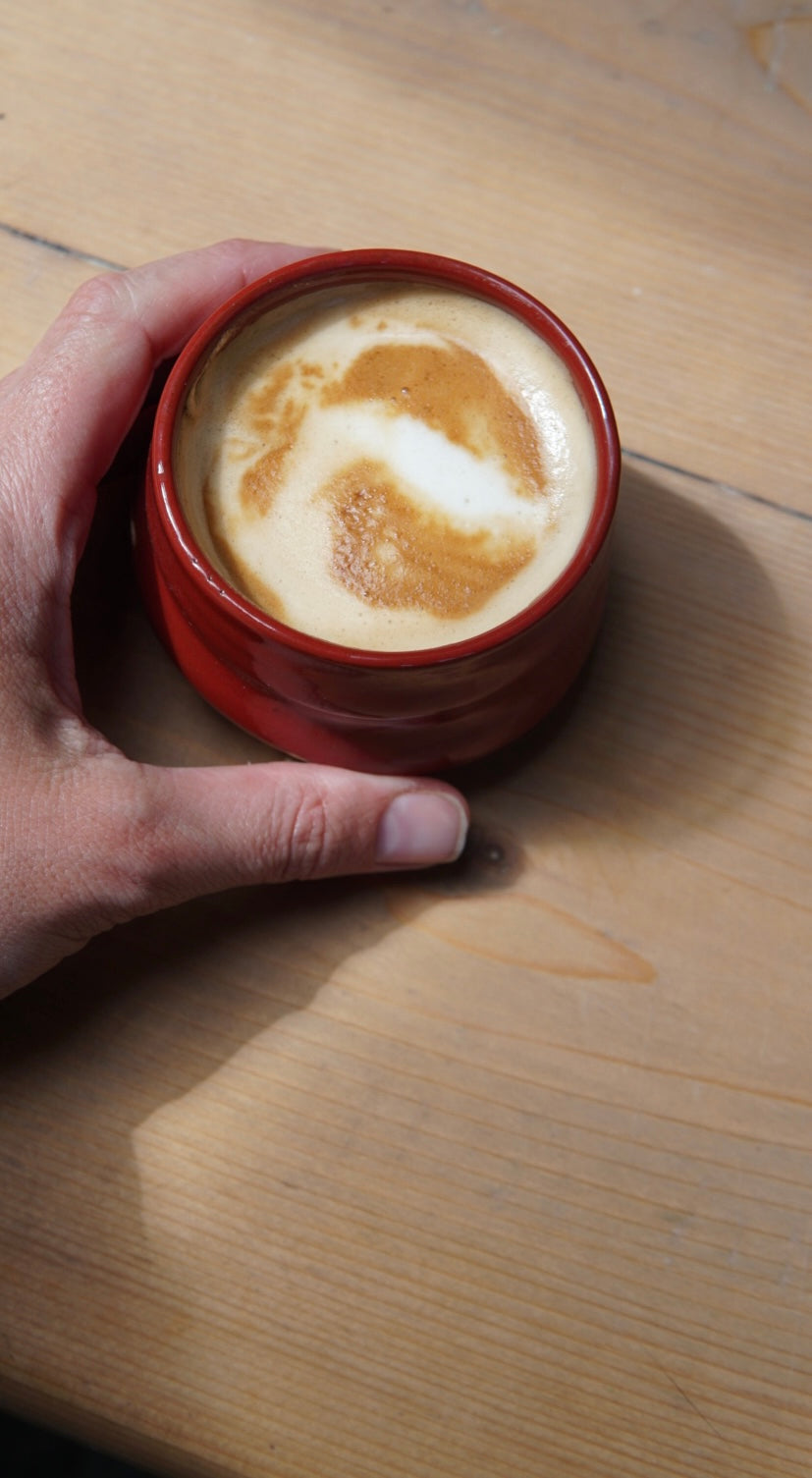 Red wobble cappuccino cup  (2 pieces)