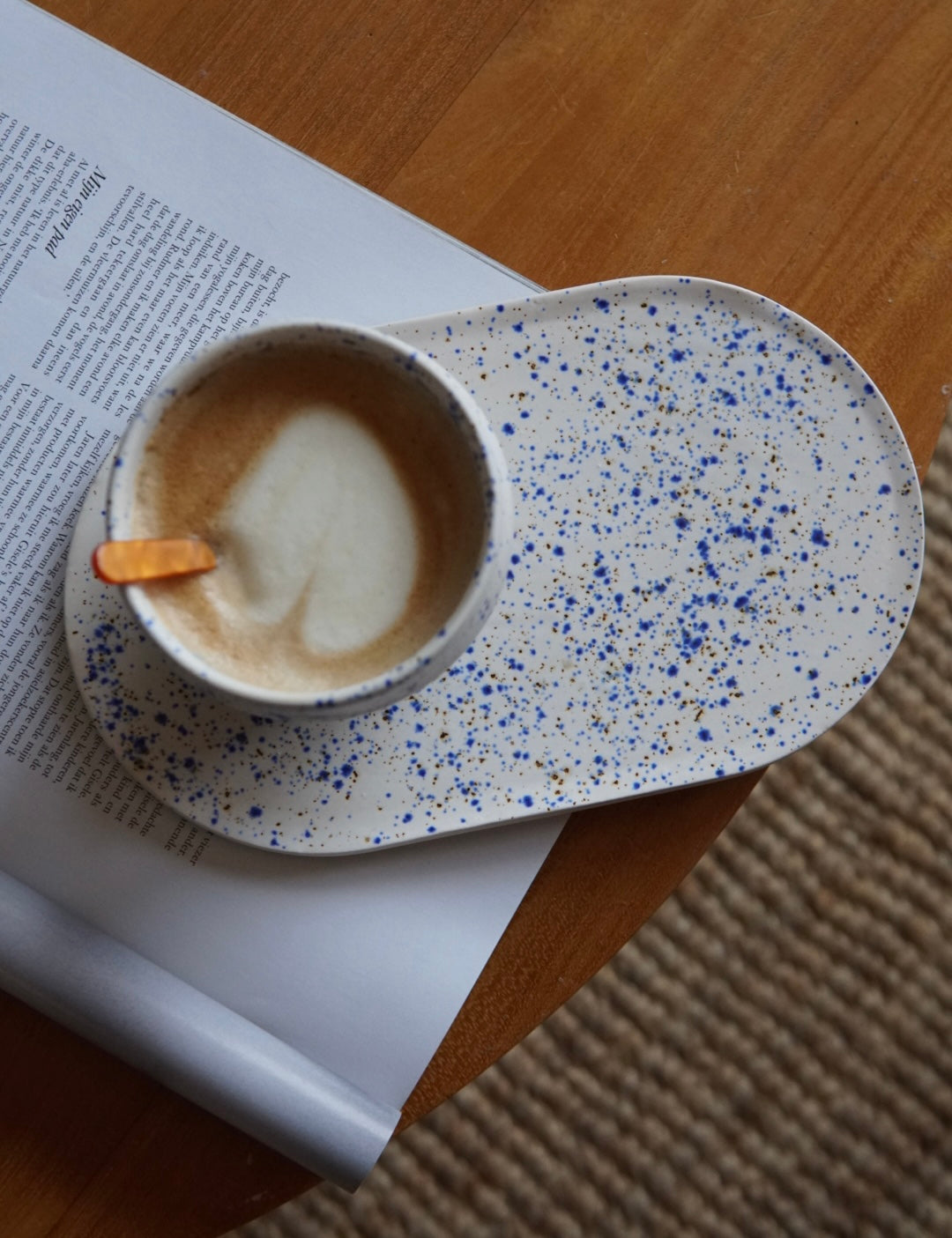 SECONDS Speckled platter blue white