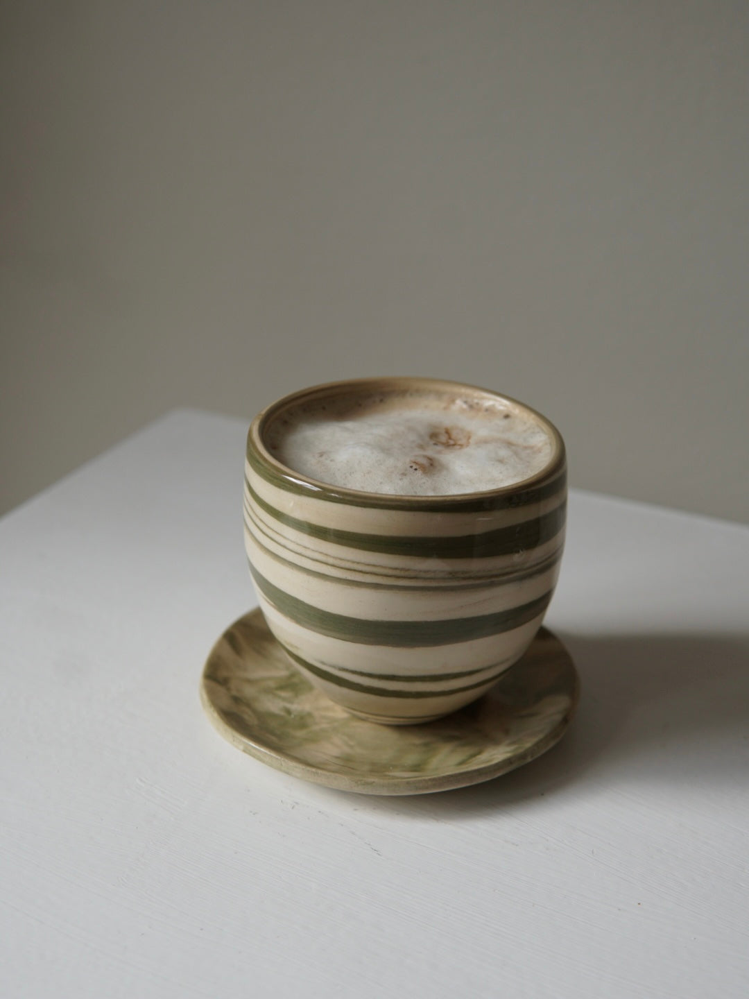 Swirl earthenware cup & saucer green (1 cup)