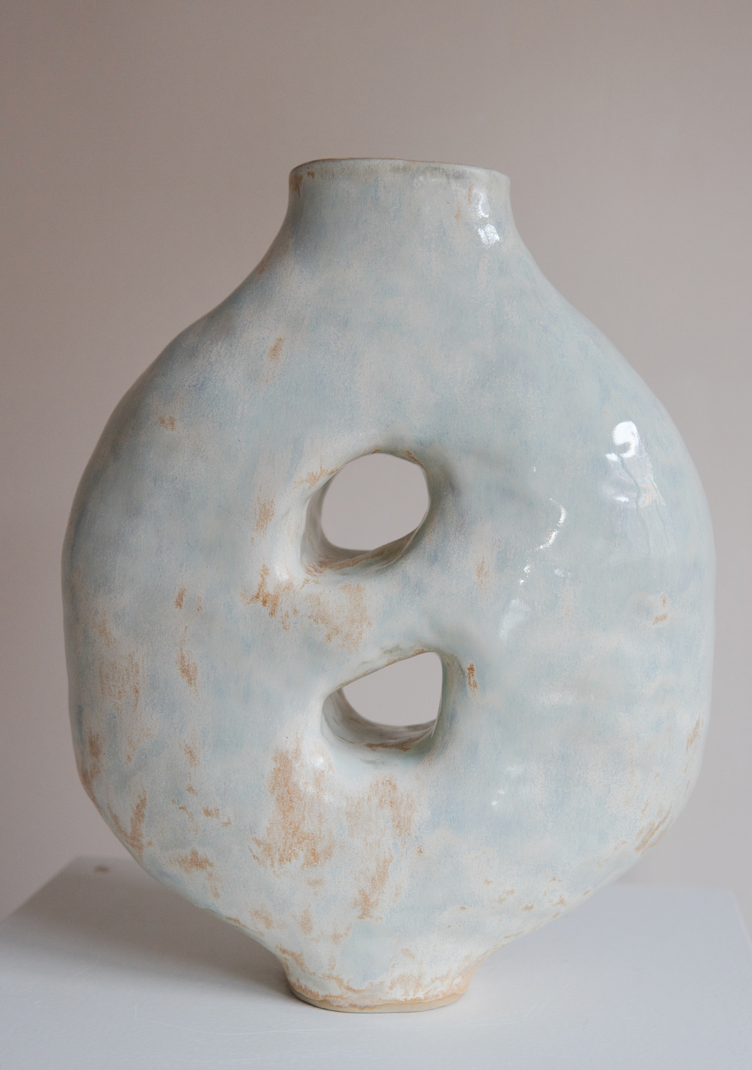 Figure eight vase