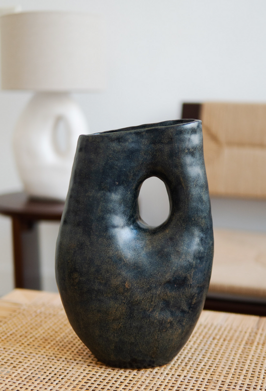 A's Vase deep blue
